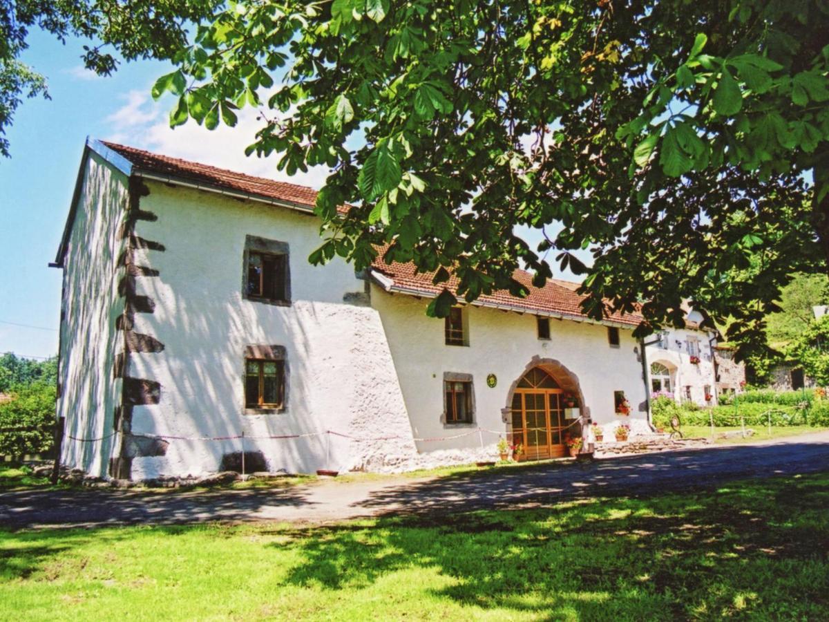 Spacious Holiday Home Near The Forest Esmoulieres Екстер'єр фото